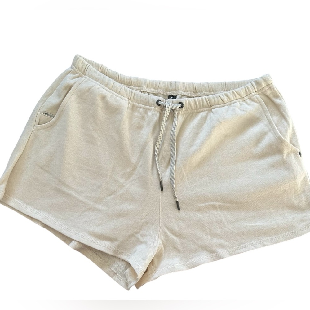 VUORI Women’s L Cream Halo Performance Short